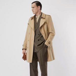 Burberry Kensington Heritage Trench Coat